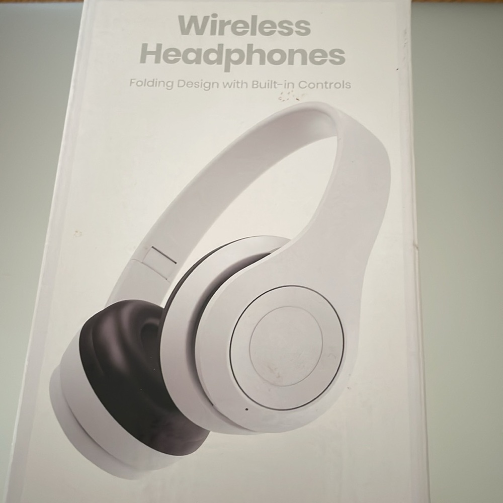 Wireless Headphones Folding Design with Built-in Controls